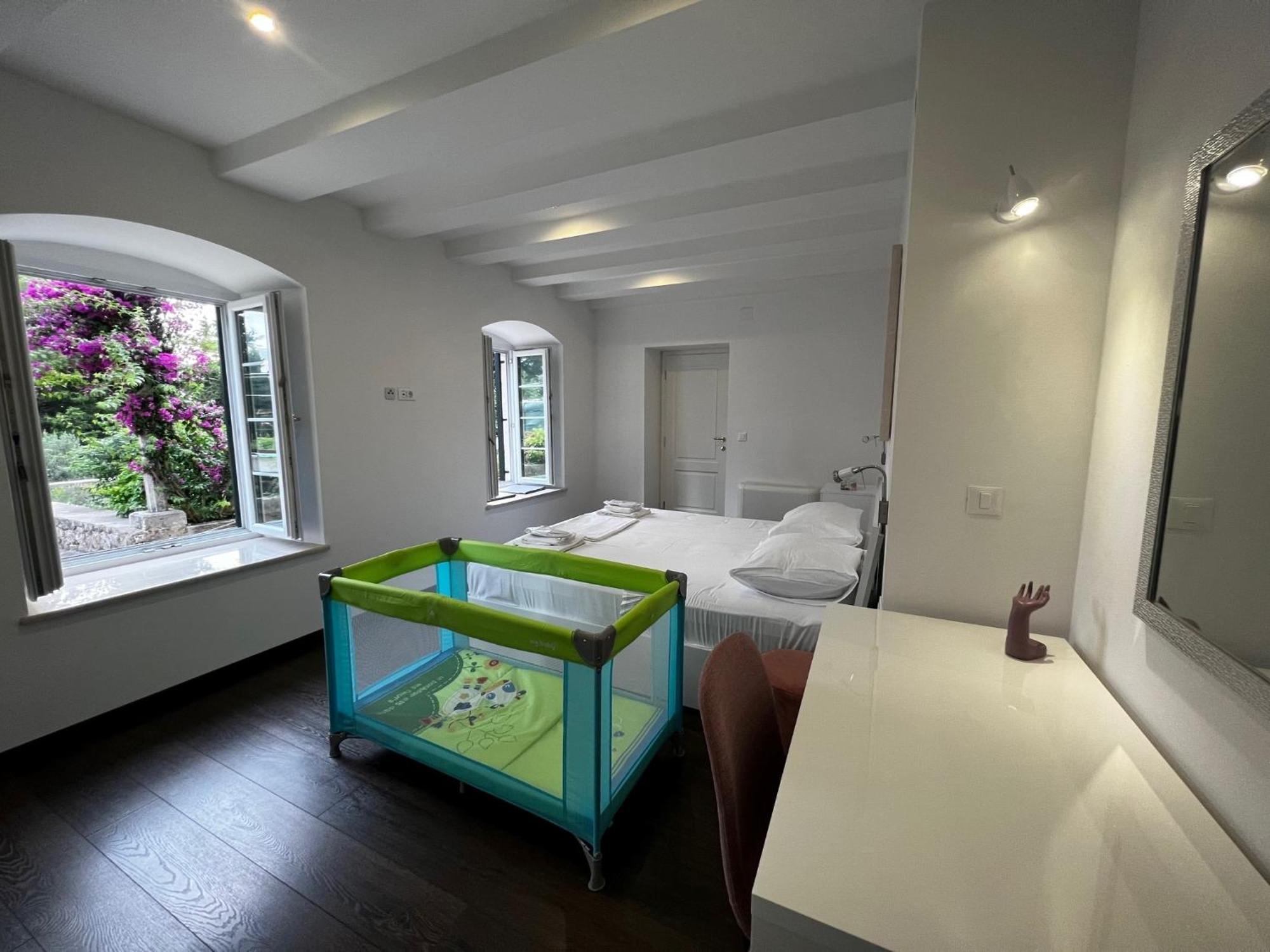Apartmán Lili Mar, 2-bedroom With Private Parking