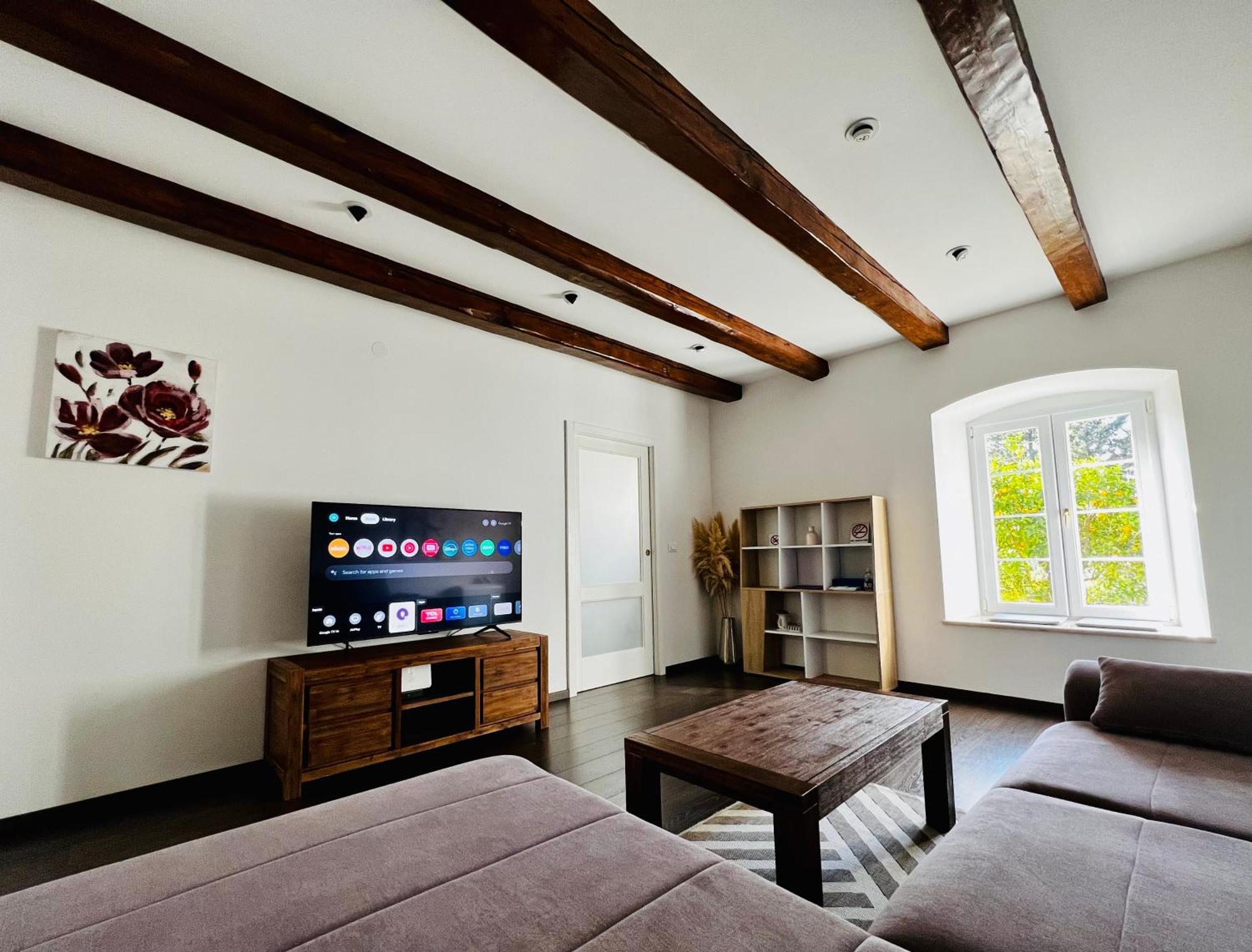 Lili Mar, 2-bedroom With Private Parking Apartmán